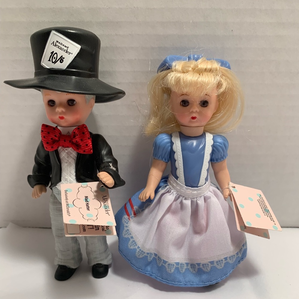 2010 Madame
Alexander Alice in
Wonderland
McDonald's Happy Meals